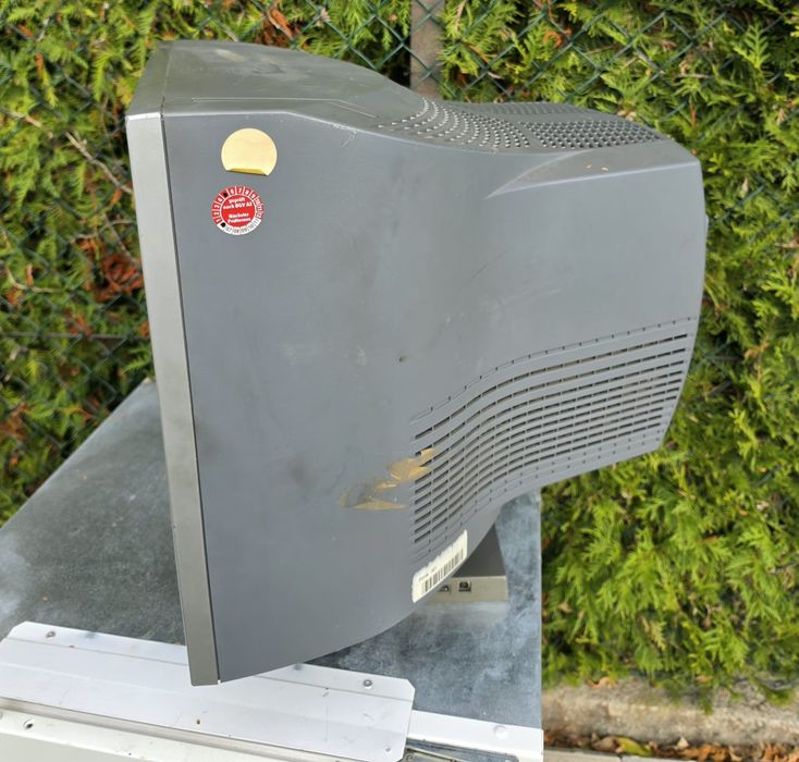 monitor Sony model GDM-FW900