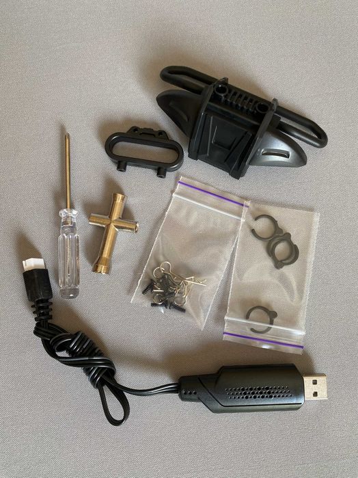 Швидкісна машинка на радіокеруванні JJRC Q130В