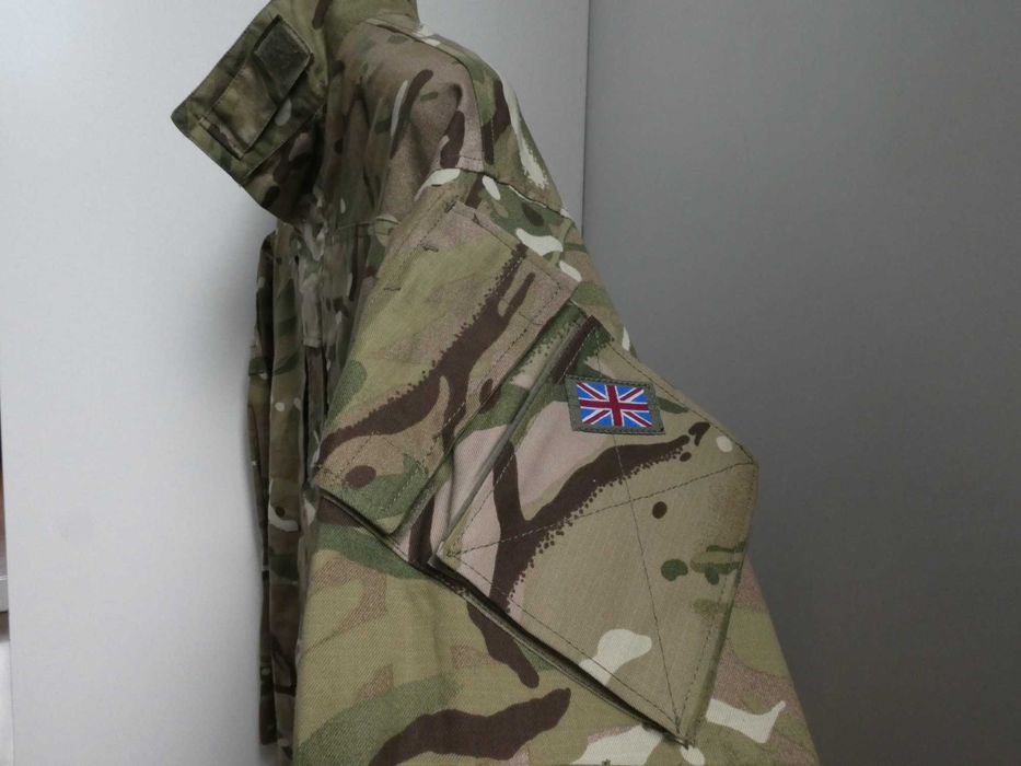 Camisa/Casaco Militar Autêntico UK | Peça 2 em 1 | Muitos Bolsos