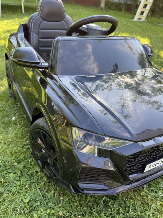 Дитячий електромобіль Audi