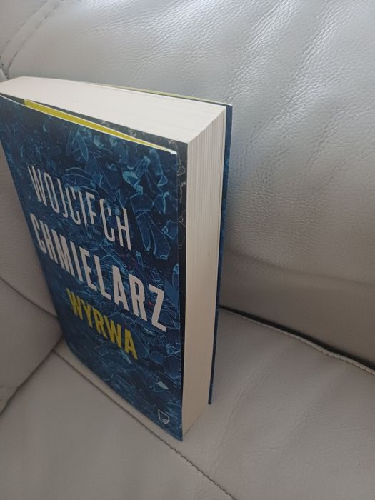 Ksiazka "Wyrwa" Wojciech Chmielarz