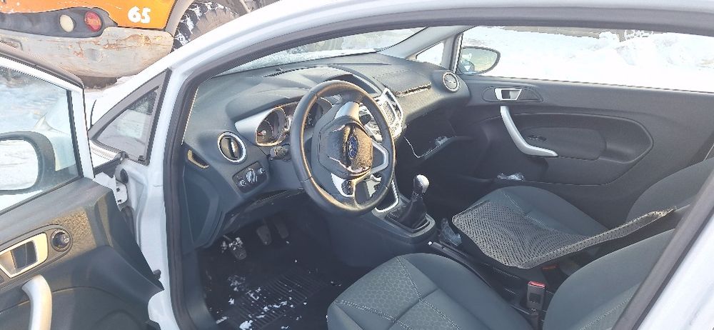 Ford Fiesta lift mk7 caly na części