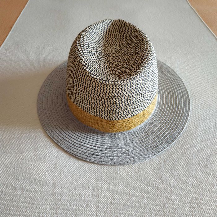 Chapéu azul e bege - Parfois