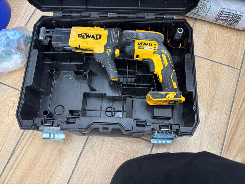 Wkrętarka do regionów Dewalt