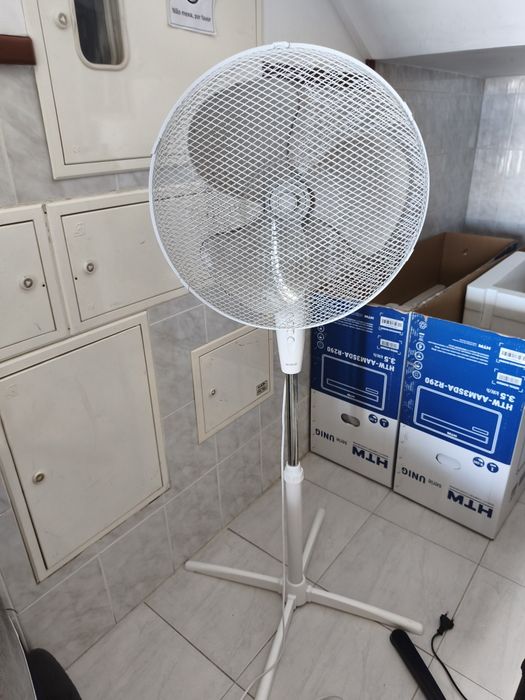 Ventoinha de pé Niaros 45w