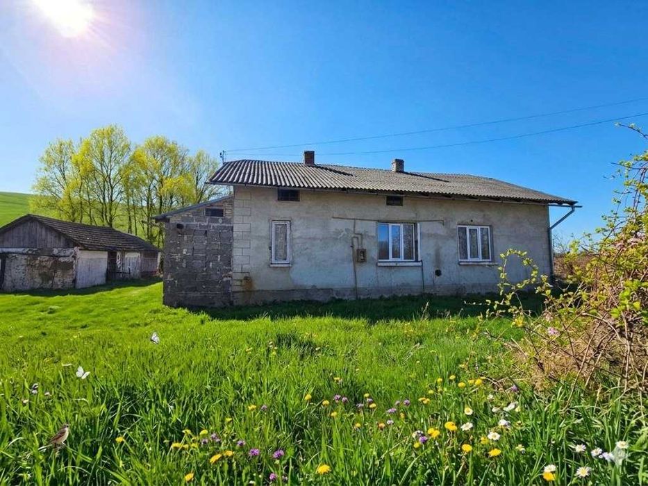 Продається добротний цегляний будинок...