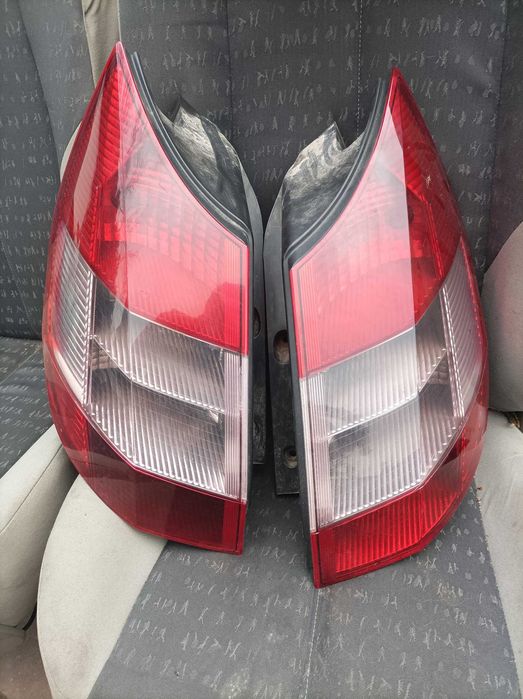 Renault ScenicII Lampa Tylna L+R b.ładne