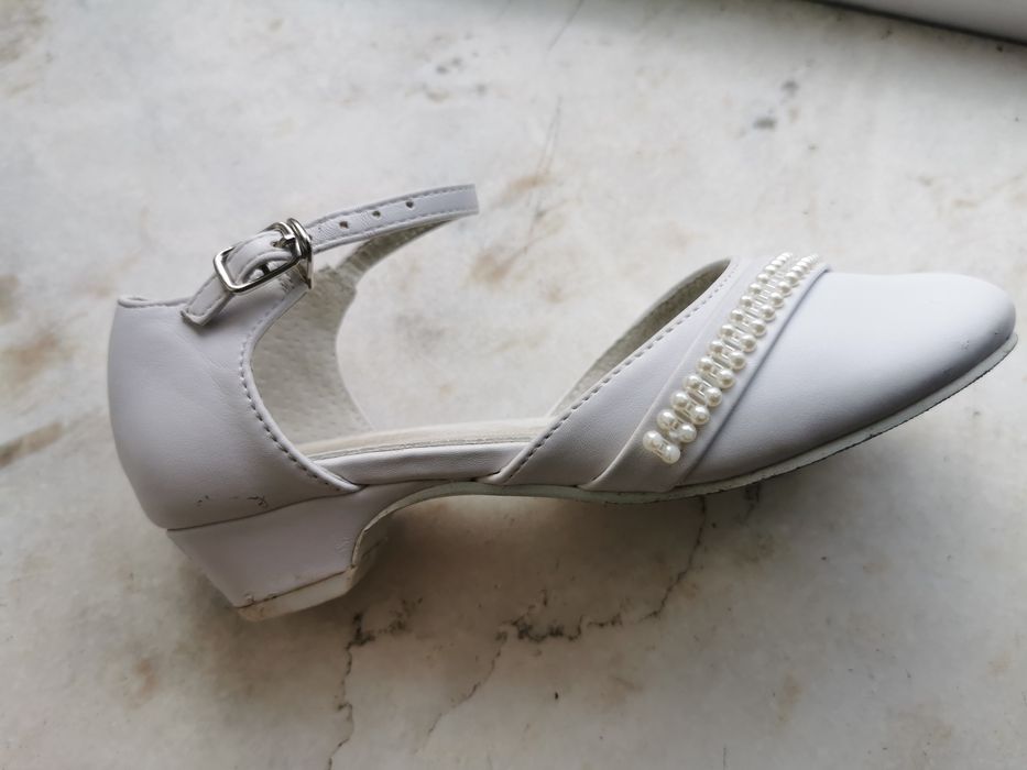 Buty komunijne dziewczęce na obcasie r. 32