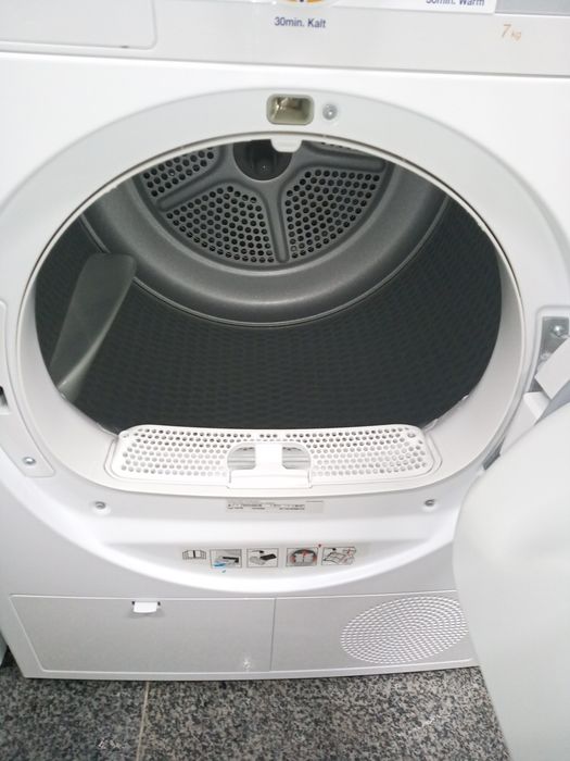 Сушильная машина Bosch Serie 4 8кг ТЕПЛОВОЙ НАСОС А+++ из Германии