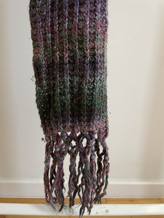 Cachecol roxo e verde