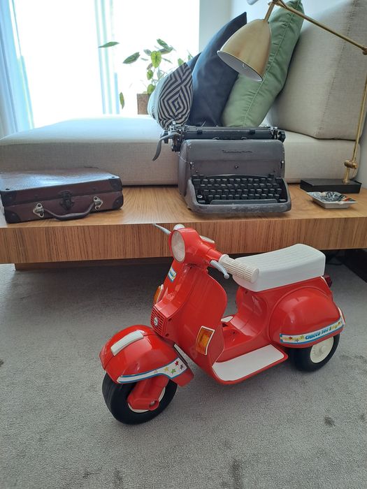 Brinquedo Chicco VESPA 500 S - RARO!