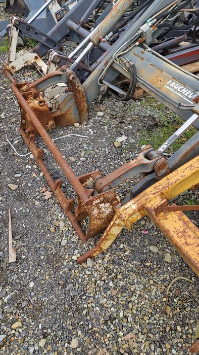 Adaptacja Massey Ferguson 375 . 390 mailleux . faucheux . Ładowacz Faucheux