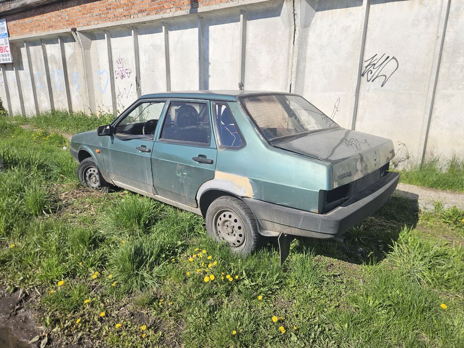 Продам в розбор 21099