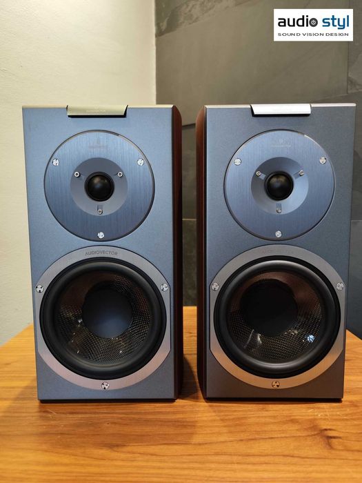 Audiovector R1 Signature orzech używane