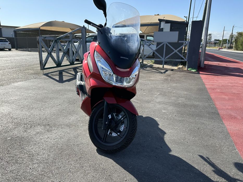 Honda pcx 125 c/extras bem estimada