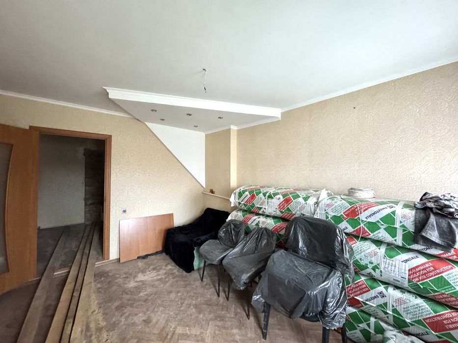 Продажа дома со своим двориком и гаражом возле Эко Маркета