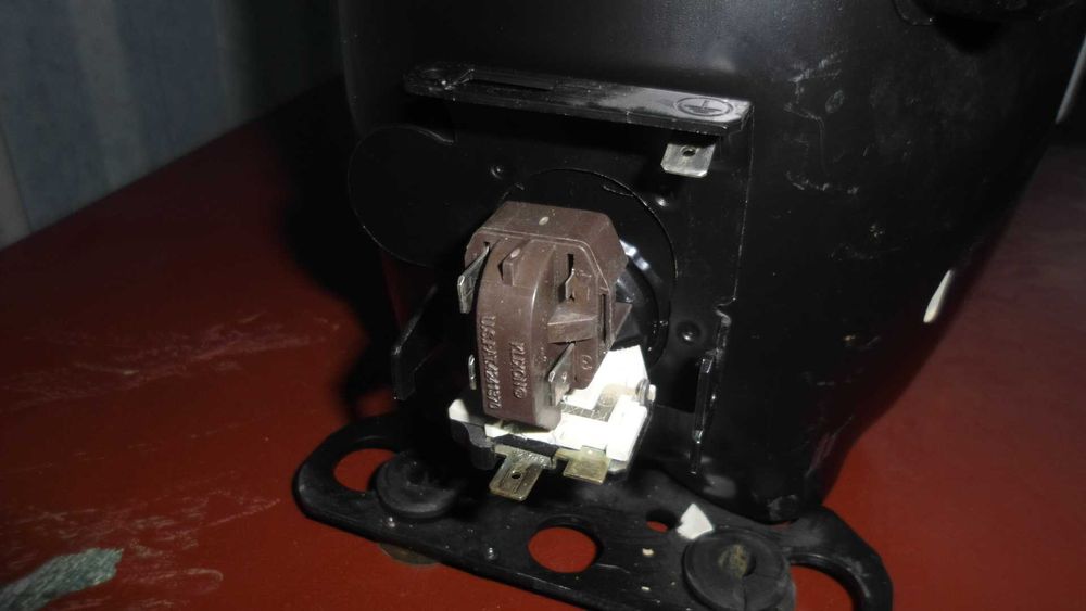 Холодильный компрессор Embraco  EGY 80 HLP