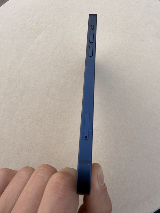 Телефон Iphone 12 64  все працює!