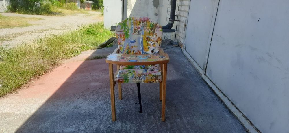 Столик для годування