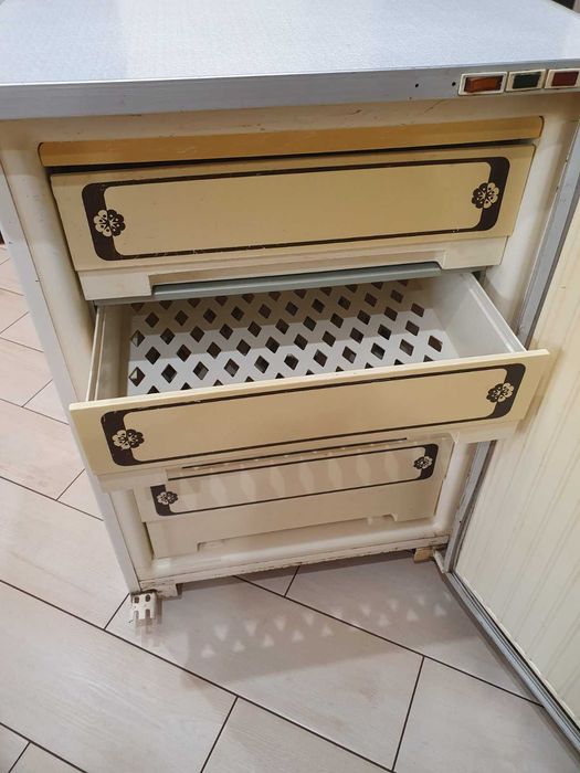 Продам б/у морозильну камеру