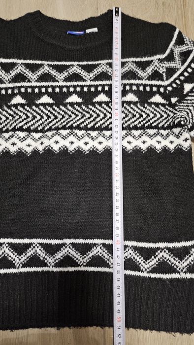 Sweter zimowy 134-140 cm