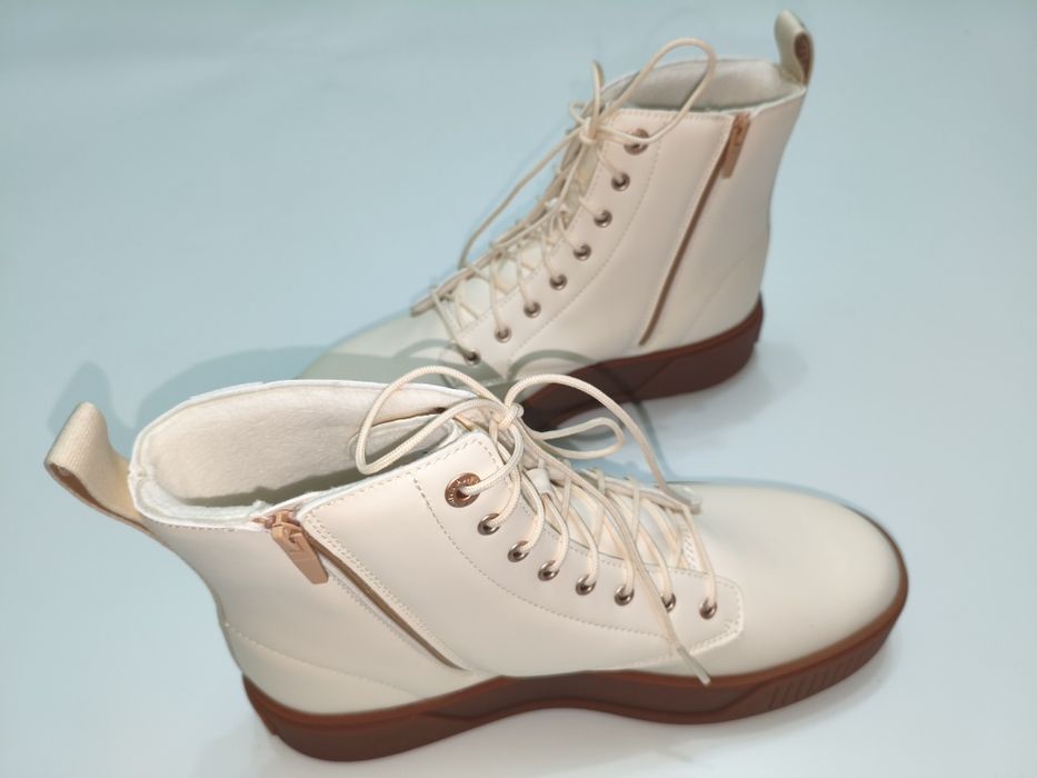 Жіночі черевики кросівки Puma 40