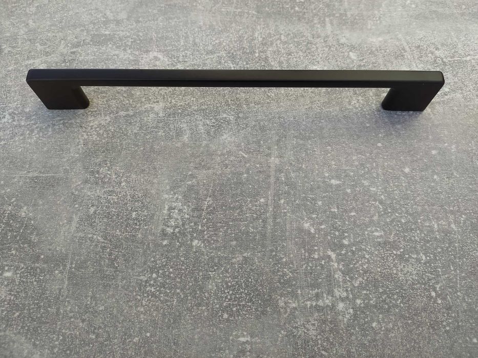 Uchwyt meblowy UM-1143 CZARNY metal