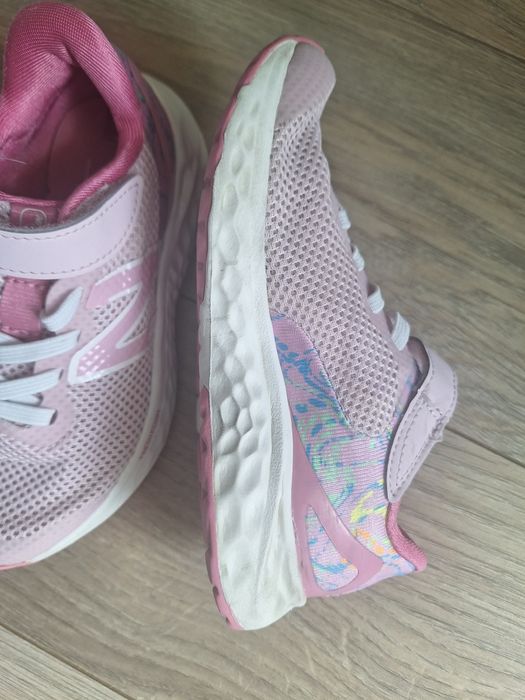Buty New balance Arishi 28 rozmiar