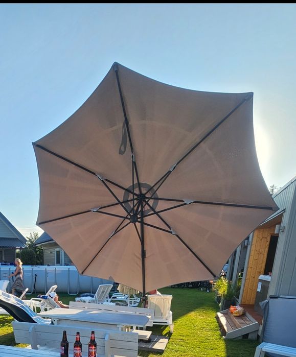 Parasol ogrodowy handlowy duży i stabilny jak nowy z obciążeniem