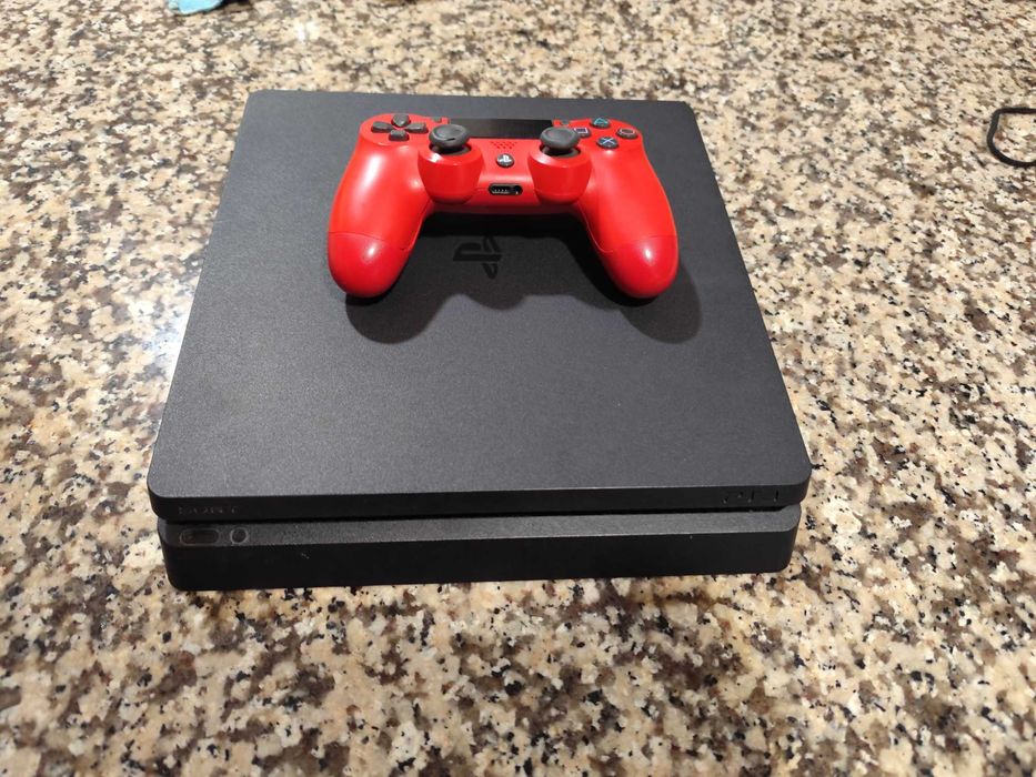 Vendo PlayStation 4 slim 1 TB