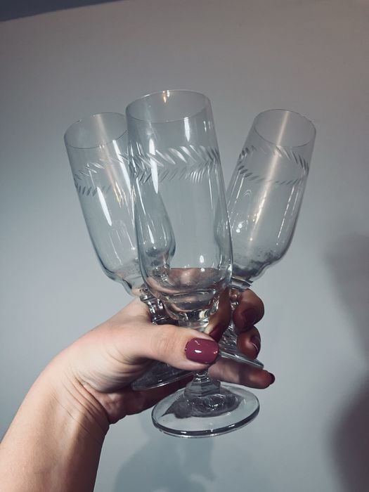Zestaw szklanych pieknych kieliszkow prl retro