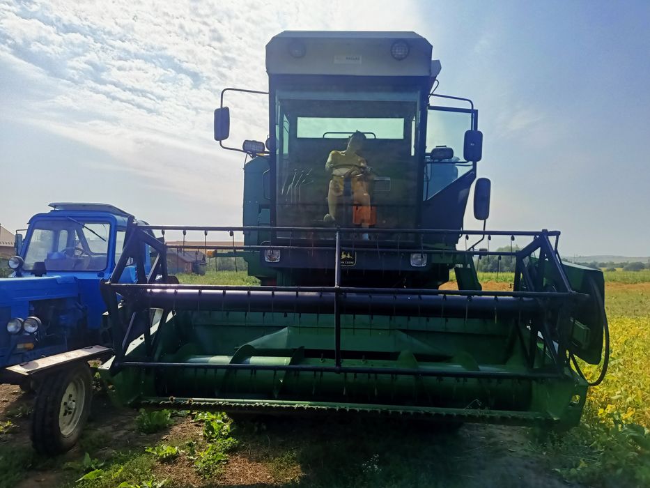 Продаю комбайн Джон дір  1042.  John Deer
