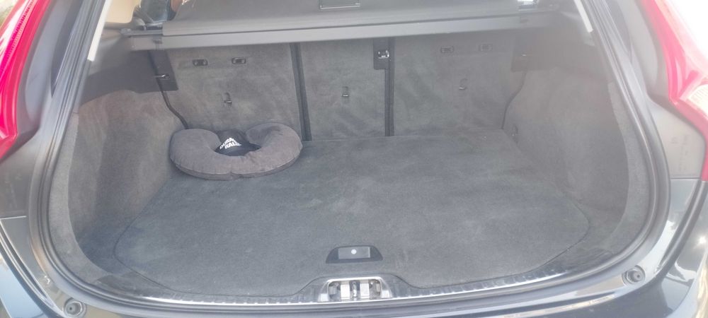 Вольво v60 2014 року