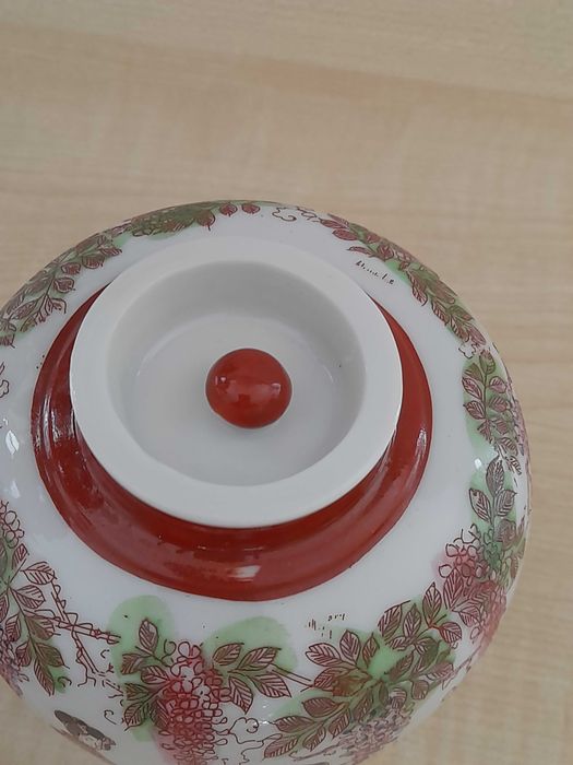 Japoński porcelanowy pojemnik na herbatę-zioła