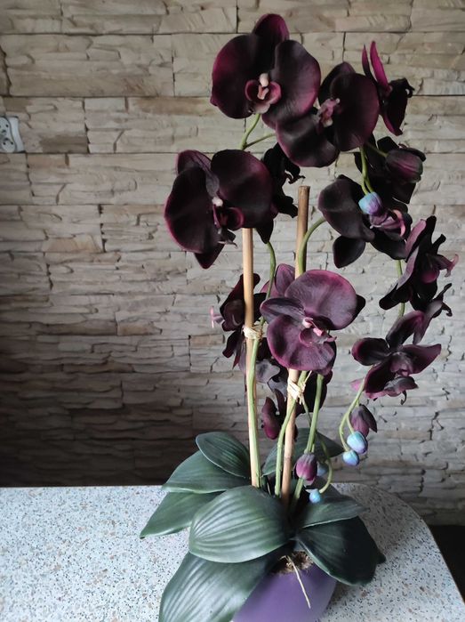 Sprzedam 1 sztuczny kwiatek typu storczyk.