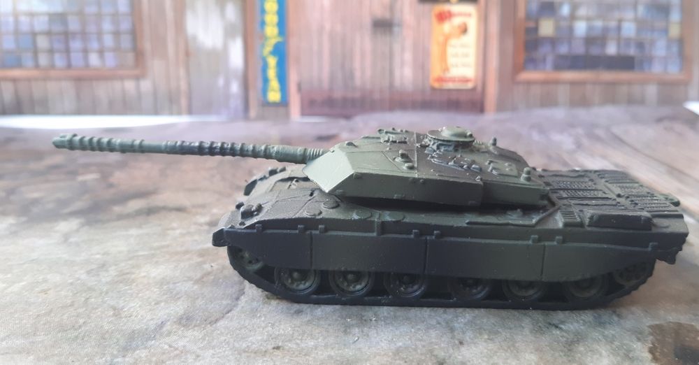 Lote de 24 blindados em metal 1/87 fabricados por Andrea Toys Spain