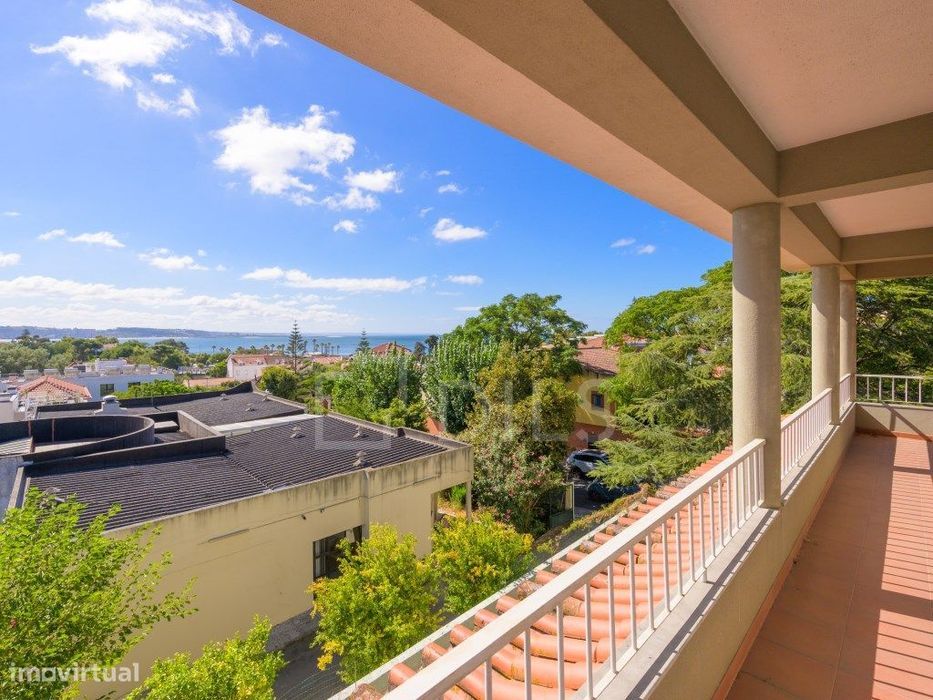 Moradia T6 com vista rio em Caxias, Oeiras