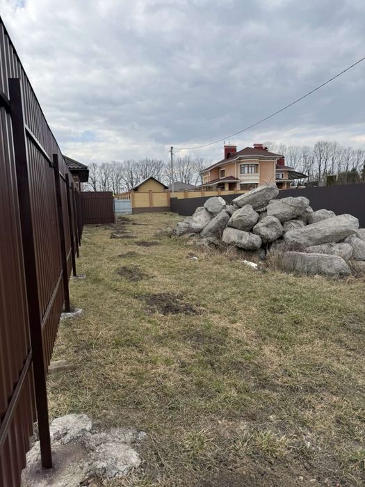 Продам земельну ділянку  біля озера с.Агрономічне