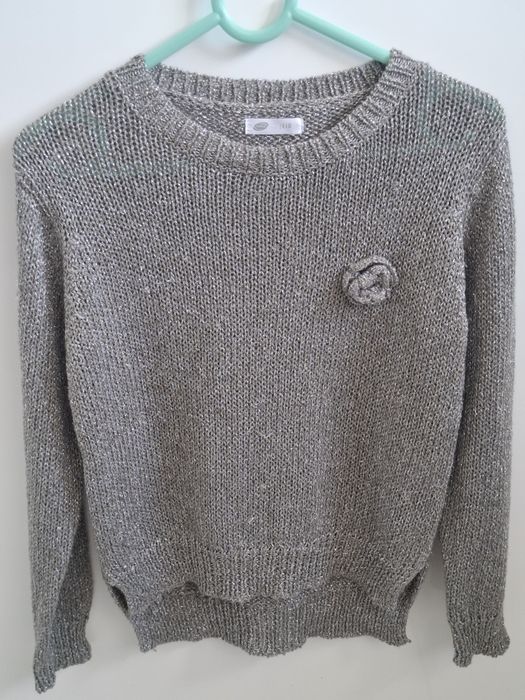 Sweter ze srebrną nitką