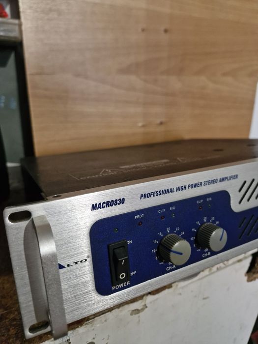 Amplificador Alto Macro 830