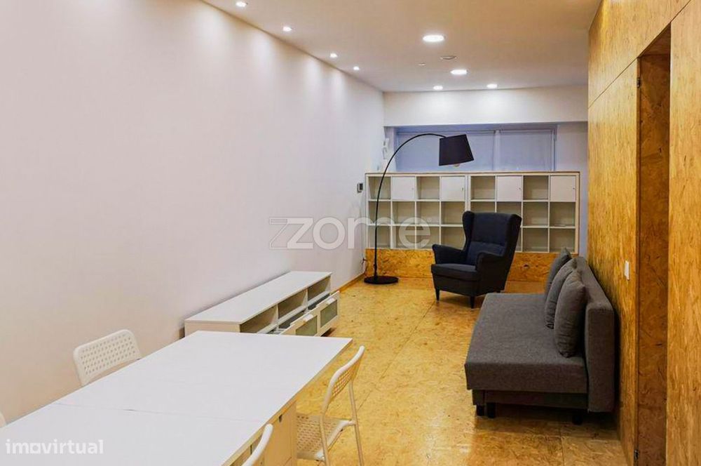 Garagem com 57m2 na Rua do Sardoal, Braga