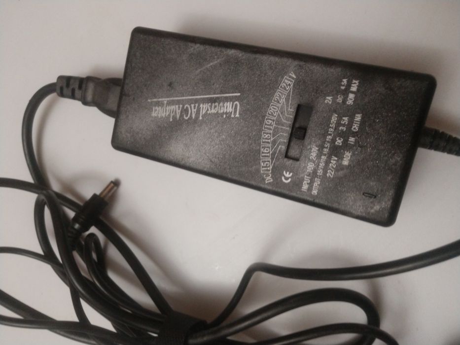 Блок питания для ноутбука универсальный 15-24v. Зарядное устройство