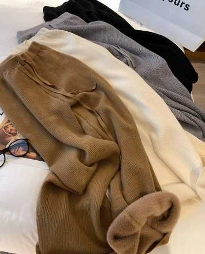 Жіночі широкі брюки з флісу з начосом