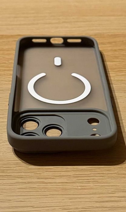 Etui iPhone 17 Pro Max MagSafe z osłoną aparatu półprzezroczyste szare