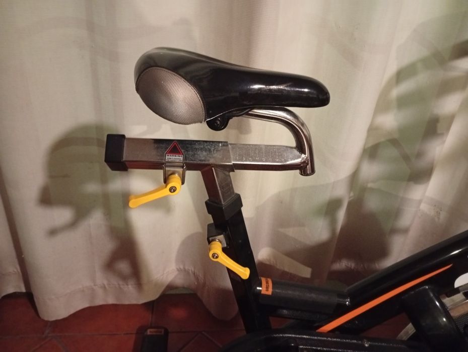 Bicicleta estática Duke BH
