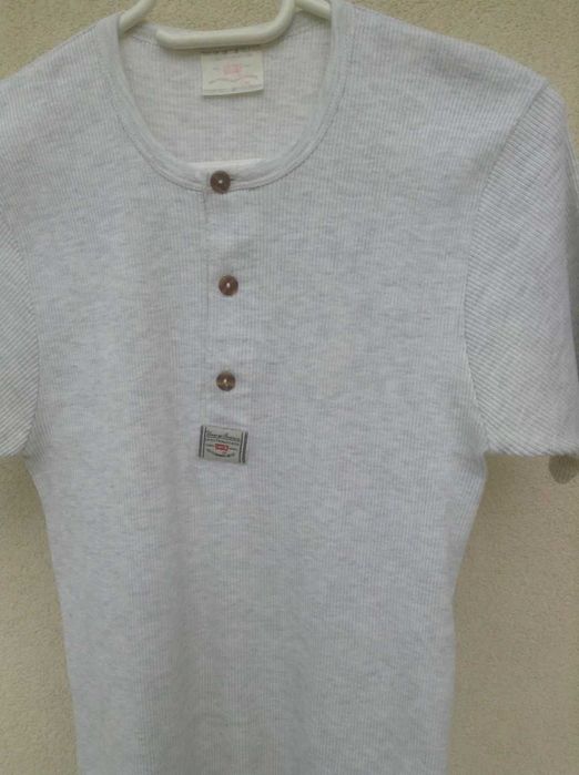 LEVI"S sportow  t-shirt męski, rozm L/X.  50% baw.+ 50% polyester.