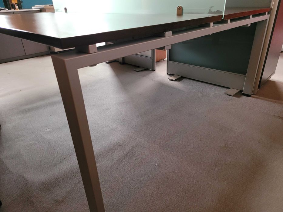 Secretária dupla com separador em vidro - Muito bom estado geral