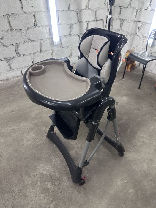 Продам столик для кормления