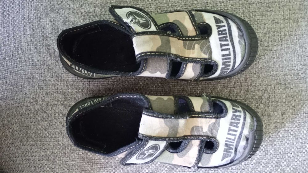 Papcie dziecięce dla chłopca.