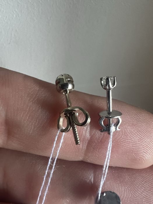 Моно серьга с бриллиантами